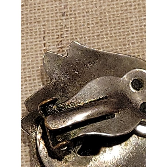 Vintage 50's  Made in Japan Ornate 3D Leaf Flourishes Clip Earrings Silver Tone - Picture 5 of 7